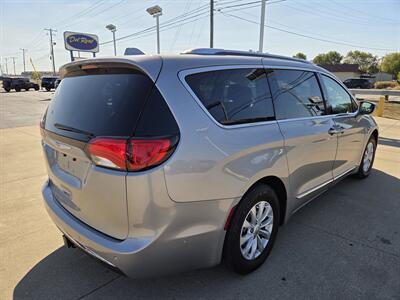 2018 Chrysler Pacifica Touring L - Photo 3 - Lafayette, IN 47905
