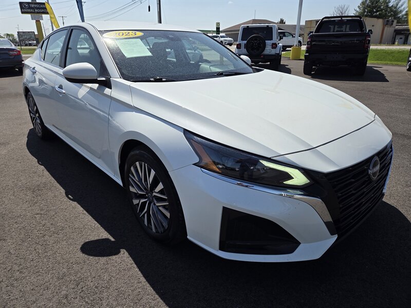 2023 Nissan Altima 2.5 SV   - Photo 1 - Lafayette, IN 47905