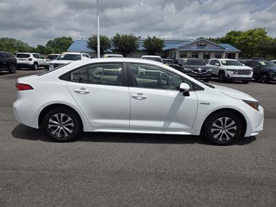 2021 Toyota Corolla Hybrid LE   - Photo 2 - Lafayette, IN 47905