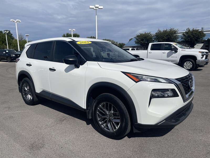 2021 Nissan Rogue S   - Photo 1 - Lafayette, IN 47905