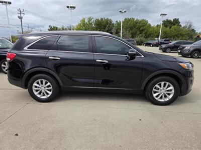 2018 Kia Sorento LX   - Photo 2 - Lafayette, IN 47905