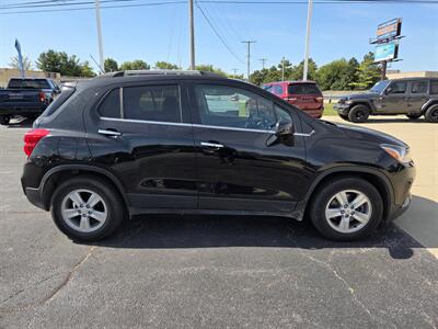 2020 Chevrolet Trax LT   - Photo 2 - Lafayette, IN 47905