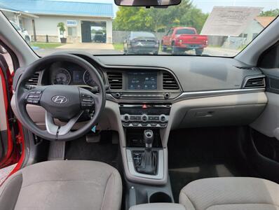 2020 Hyundai ELANTRA SEL   - Photo 11 - Lafayette, IN 47905