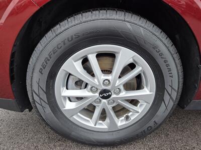 2024 Kia Carnival LX   - Photo 9 - Lafayette, IN 47905