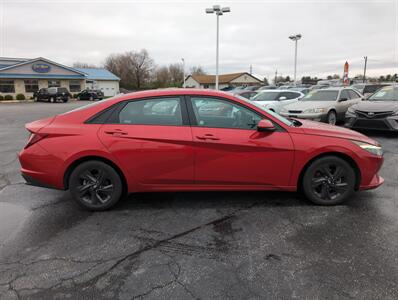 2021 Hyundai ELANTRA SEL   - Photo 2 - Lafayette, IN 47905