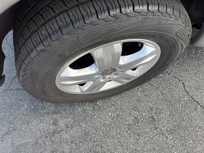 2005 Mercedes-Benz ML 350   - Photo 8 - North Hollywood, CA 91601