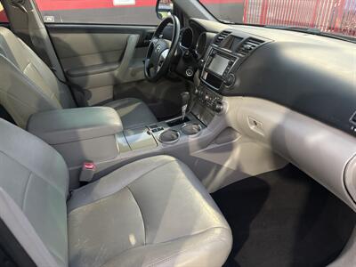 2013 Toyota Highlander Plus   - Photo 7 - North Hollywood, CA 91601