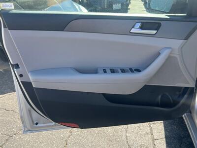 2016 Hyundai SONATA SE   - Photo 24 - North Hollywood, CA 91601