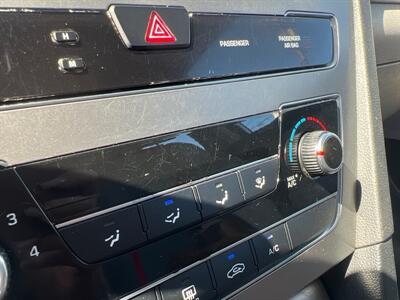 2016 Hyundai SONATA SE   - Photo 10 - North Hollywood, CA 91601