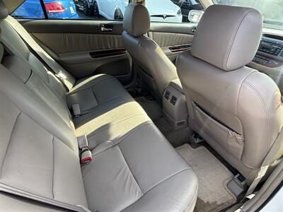 2005 Toyota Camry XLE V6 - Photo 14 - North Hollywood, CA 91601