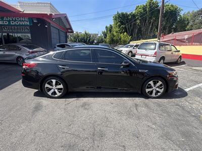 2019 Kia Optima S   - Photo 6 - North Hollywood, CA 91601