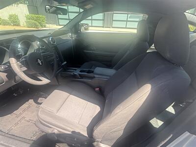 2005 Ford Mustang V6 Deluxe   - Photo 10 - North Hollywood, CA 91601