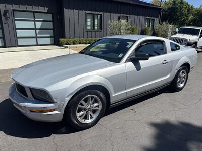 2005 Ford Mustang V6 Deluxe Coupe