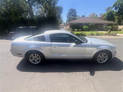 2005 Ford Mustang V6 Deluxe   - Photo 4 - North Hollywood, CA 91601
