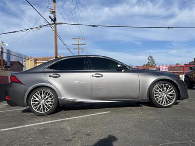 2018 Lexus IS   - Photo 8 - North Hollywood, CA 91601