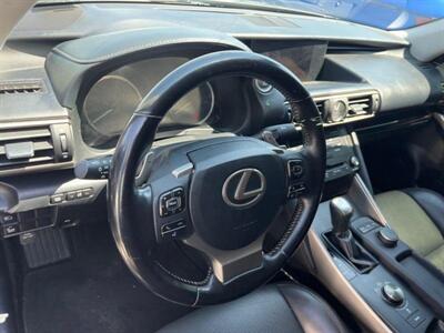 2018 Lexus IS 300   - Photo 8 - North Hollywood, CA 91601