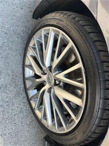 2018 Lexus IS 300   - Photo 5 - North Hollywood, CA 91601