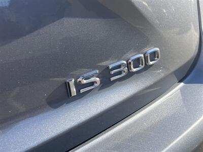 2018 Lexus IS   - Photo 10 - North Hollywood, CA 91601