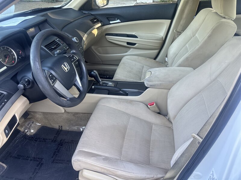 2012 Honda Accord LX photo 3