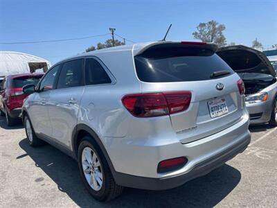 2019 Kia Sorento LX V6   - Photo 2 - North Hollywood, CA 91601