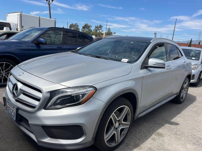 Silver 2015 Mercedes-Benz GLA 250 FWD SUV / Crossover Front-Wheel Drive Automatic