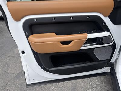 2023 Land Rover Defender 130 S - Photo 29 - North Hollywood, CA 91601
