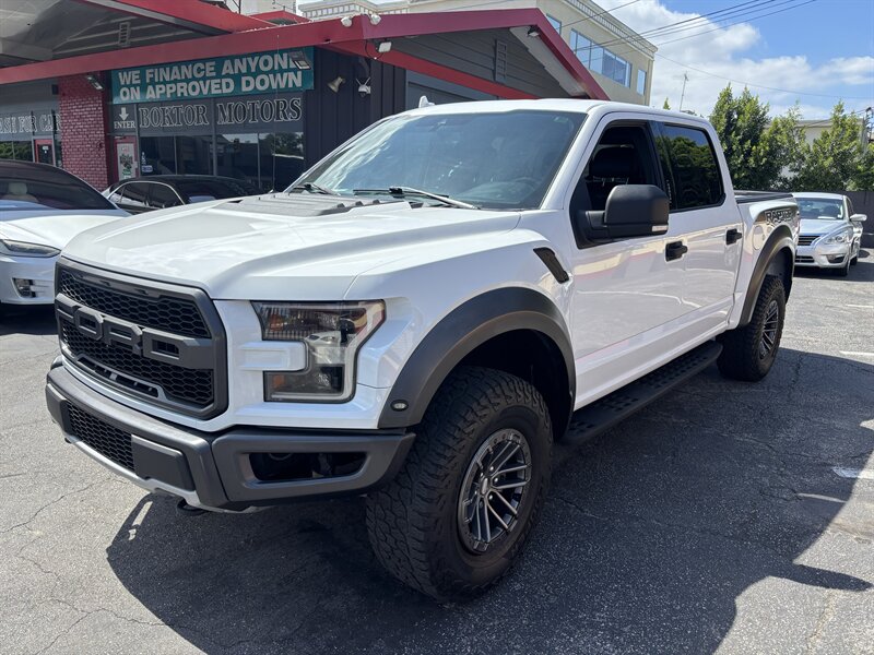 2019 Ford F-150 Raptor   - Photo 1 - North Hollywood, CA 91601