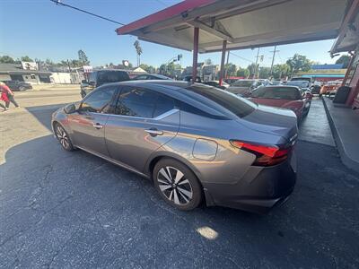 2019 Nissan Altima 2.5 SV   - Photo 6 - North Hollywood, CA 91601