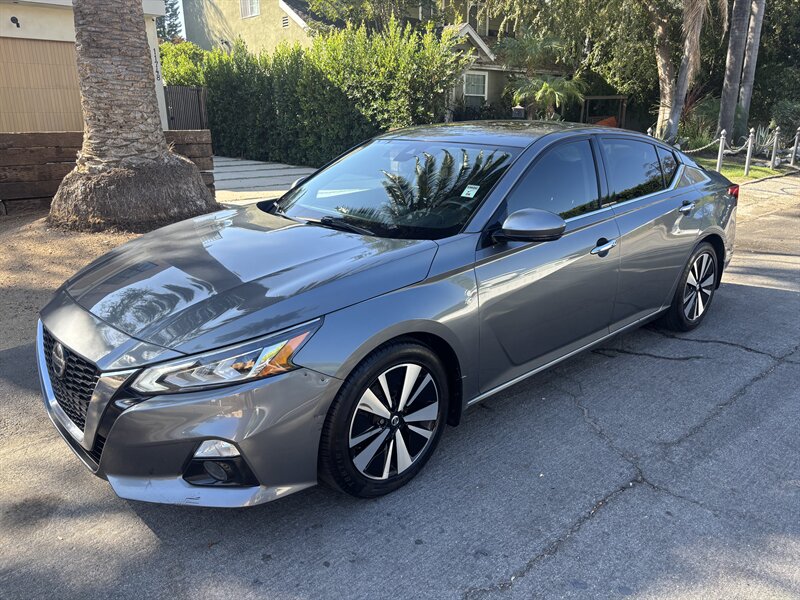 2019 Nissan Altima 2.5 SV   - Photo 1 - North Hollywood, CA 91601