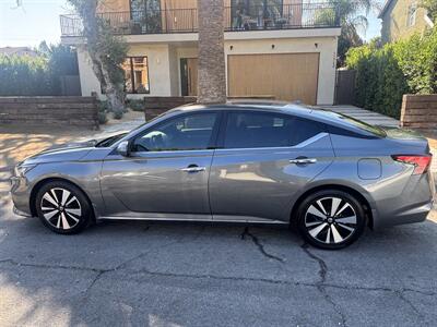 2019 Nissan Altima 2.5 SV - Photo 2 - North Hollywood, CA 91601