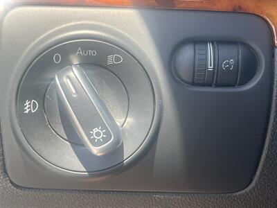 2012 Volkswagen Eos Lux SULEV   - Photo 34 - North Hollywood, CA 91601
