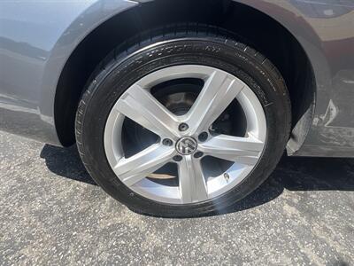 2012 Volkswagen Eos Lux SULEV   - Photo 27 - North Hollywood, CA 91601