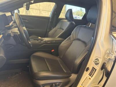 2025 Toyota Crown Signia XLE   - Photo 3 - North Hollywood, CA 91601