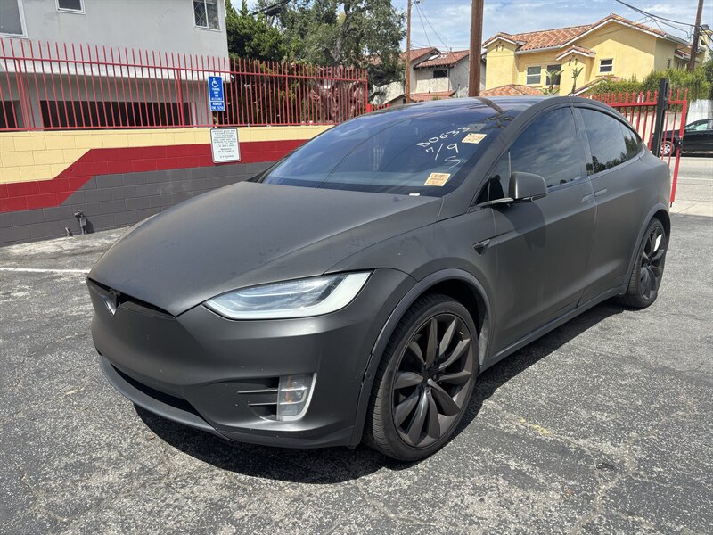 2018 Tesla Model X 75D   - Photo 1 - North Hollywood, CA 91601