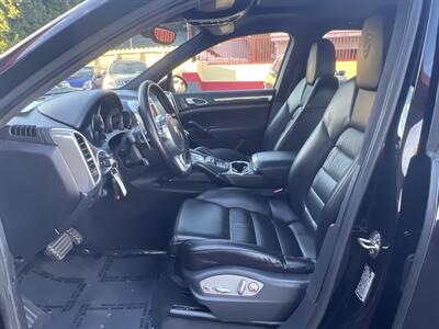 2012 Porsche Cayenne Turbo   - Photo 27 - North Hollywood, CA 91601