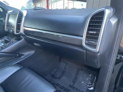2012 Porsche Cayenne Turbo   - Photo 45 - North Hollywood, CA 91601