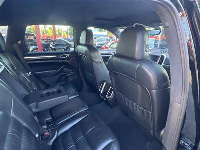 2012 Porsche Cayenne Turbo   - Photo 39 - North Hollywood, CA 91601