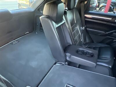 2012 Porsche Cayenne Turbo   - Photo 41 - North Hollywood, CA 91601