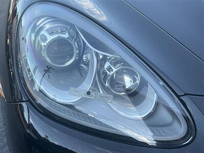 2012 Porsche Cayenne Turbo   - Photo 57 - North Hollywood, CA 91601