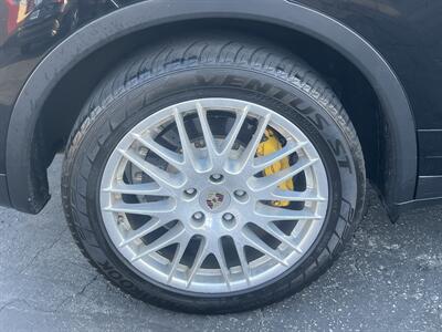 2012 Porsche Cayenne Turbo   - Photo 55 - North Hollywood, CA 91601