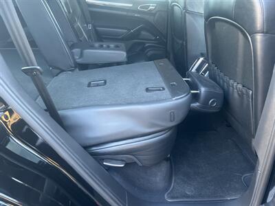 2012 Porsche Cayenne Turbo   - Photo 40 - North Hollywood, CA 91601