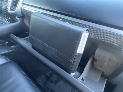 2012 Porsche Cayenne Turbo   - Photo 46 - North Hollywood, CA 91601