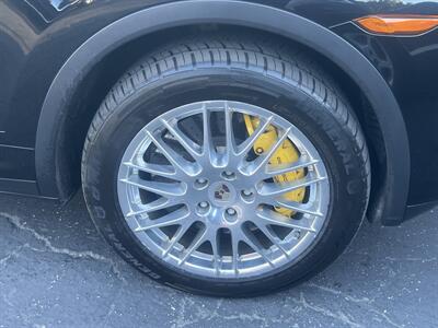 2012 Porsche Cayenne Turbo   - Photo 54 - North Hollywood, CA 91601
