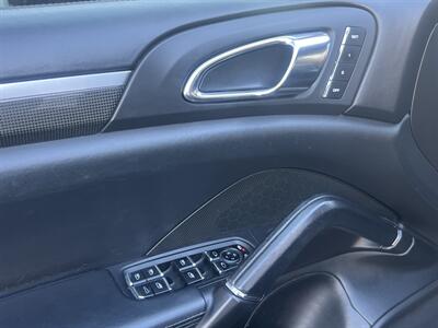 2012 Porsche Cayenne Turbo   - Photo 26 - North Hollywood, CA 91601