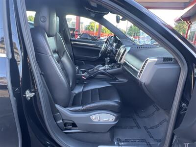 2012 Porsche Cayenne Turbo   - Photo 42 - North Hollywood, CA 91601