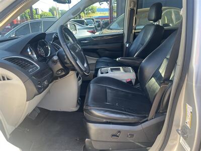 2012 Chrysler Town & Country Touring   - Photo 39 - North Hollywood, CA 91601
