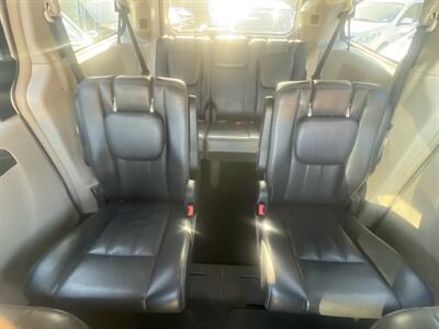 2012 Chrysler Town & Country Touring   - Photo 35 - North Hollywood, CA 91601