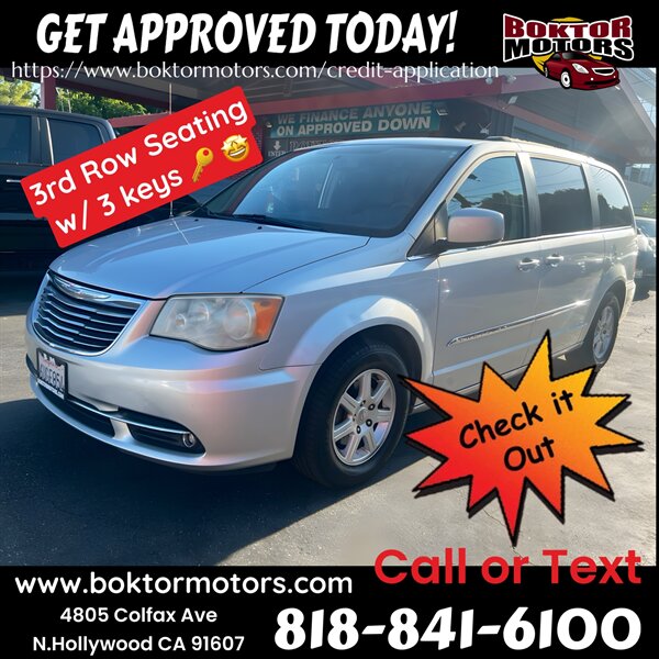 2012 Chrysler Town & Country Touring - Photo 1 - North Hollywood, CA 91601