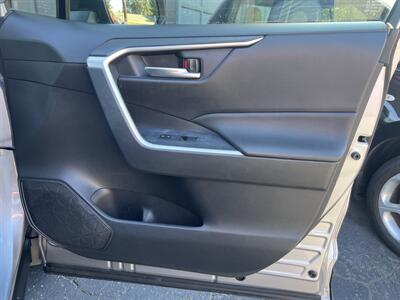 2019 Toyota RAV4 XLE   - Photo 42 - North Hollywood, CA 91601