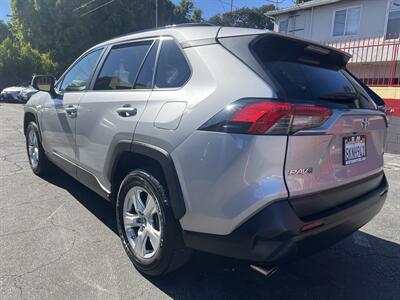 2019 Toyota RAV4 XLE   - Photo 4 - North Hollywood, CA 91601